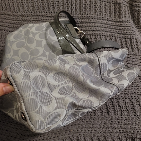 EUC- Grey Coach Large tote purse. Like New condition. - Picture 16 of 16